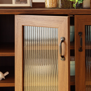 ストライプ柄のガラス