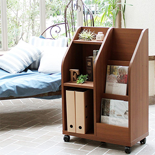 ソファサイドに