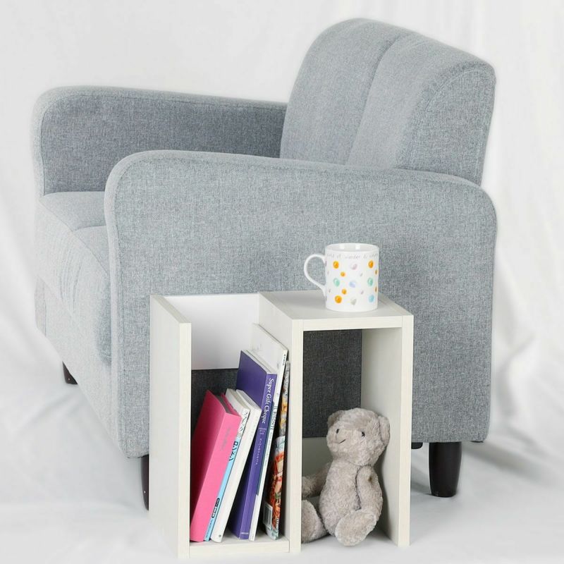 [マガジンラックとして]縦置きにすれば、ソファサイドやベッドサイドでマガジンラックとして使えます。※画像はCOB-3535KSJWH