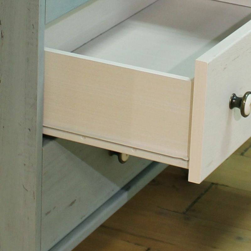 [楽々引き出せる引き出し]金属レールを使った引き出しは滑らかな開閉。耐久性にも優れています。