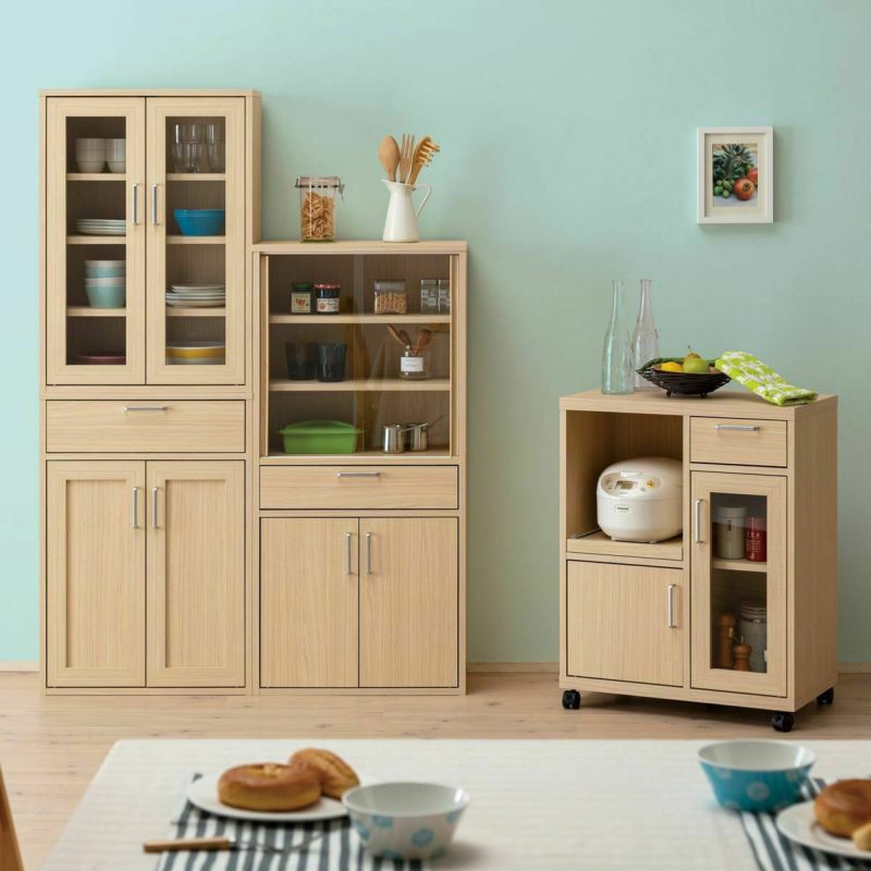 [一人暮らしにぴったりのオールインワン収納]キッチン家電や食器類を一か所に収納できる、一人暮らしにぴったりのコンパクトなオールインワン収納です。