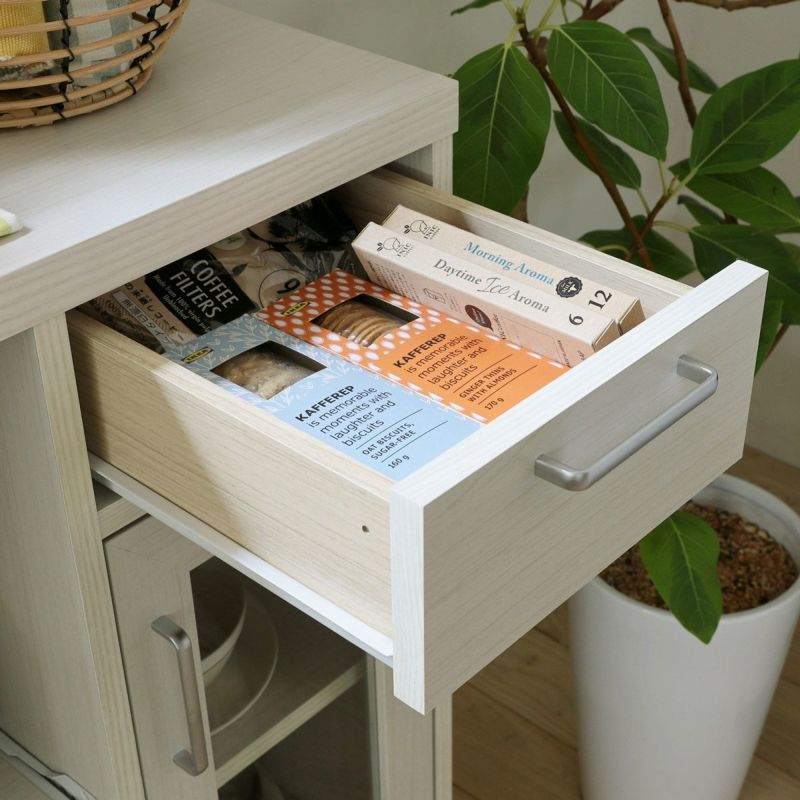 [小物の収納に便利な引き出し]カトラリーやキッチン小物の収納に便利な引き出し付きです。※画像はWH色