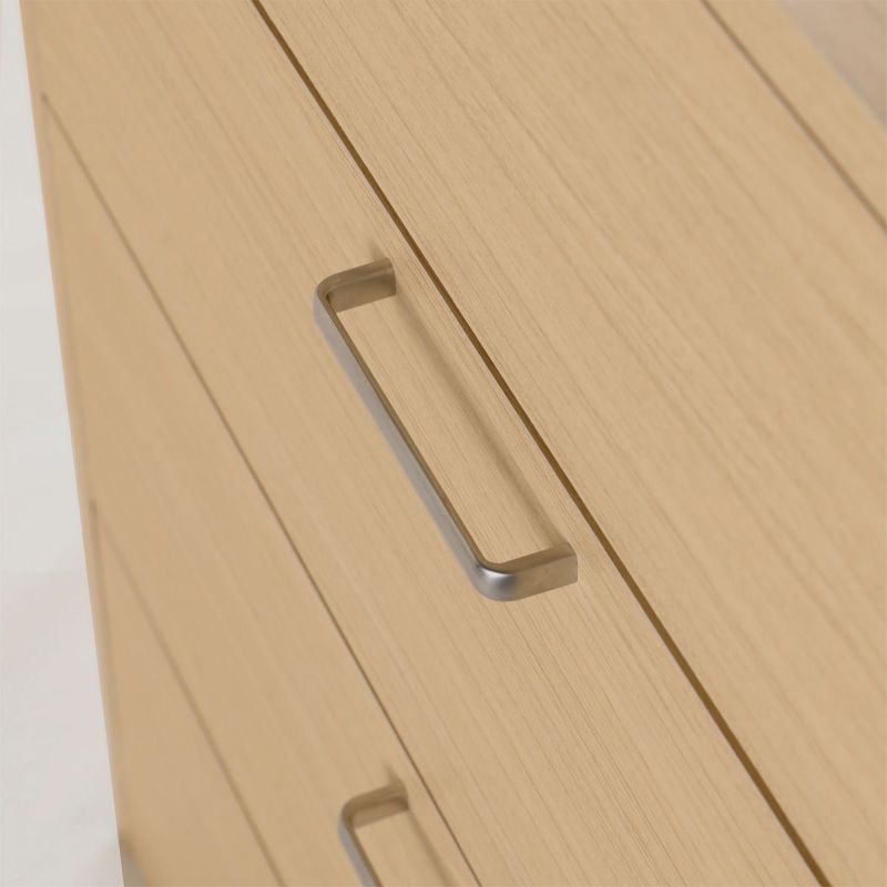 [つかみやすい、シンプルな取っ手]シンプルでつかみやすい取っ手。シルバーが清潔でスタイリッシュな印象を与えます。