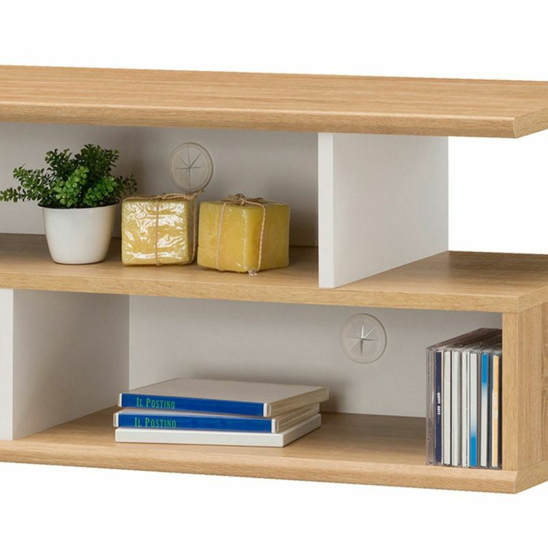 [AV機器用配線穴]上下各段にゴムコーダー付きの配線用の穴が設置されています。