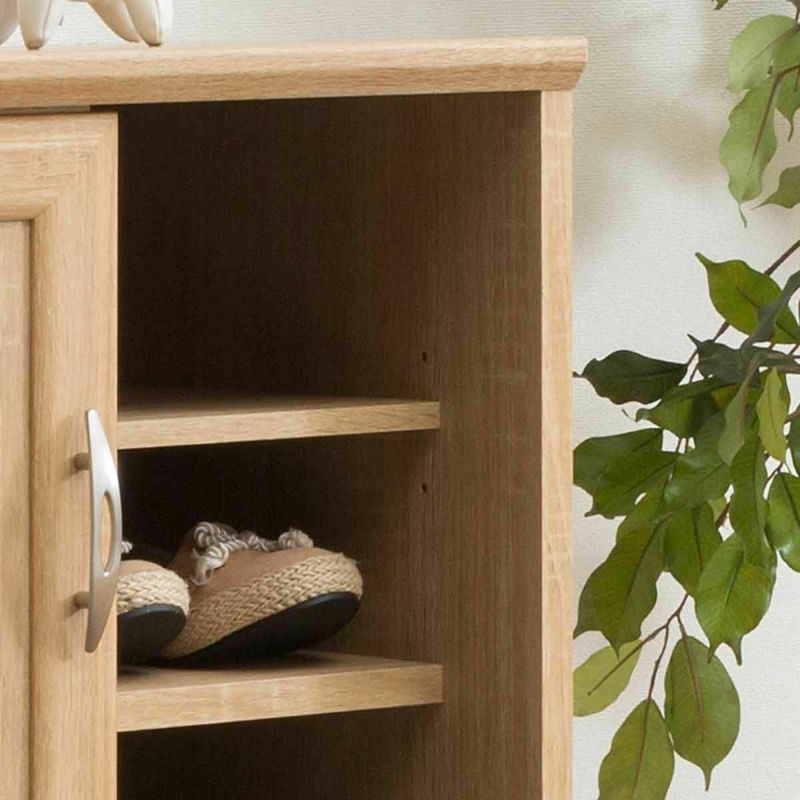 [移動棚]4枚の棚板は可動式。収納物のサイズに合わせて高さを調節できます。