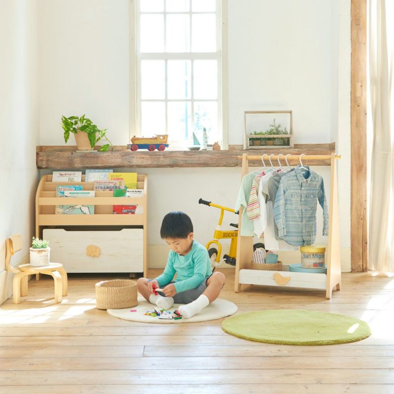 [「自分でできる」気持ちをはぐくむ知育家具]お片付けを習慣化できるようにデザインしました。動物オーナメントのキッズ収納です。