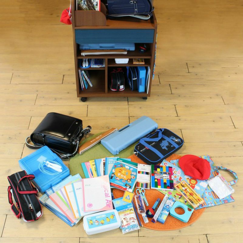 [一か所にまとめて管理で支度スムーズ]ほとんどの学用品が入る収納力。一か所にまとめることで管理がしやすく朝の支度もスムーズになって忘れ物も防ぐことができます。