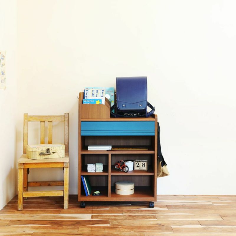 [リビングインテリアに馴染む木目調]リビングのインテリアに馴染みやすいやさしい木目調。リビング学習のご家庭にもおすすめです。