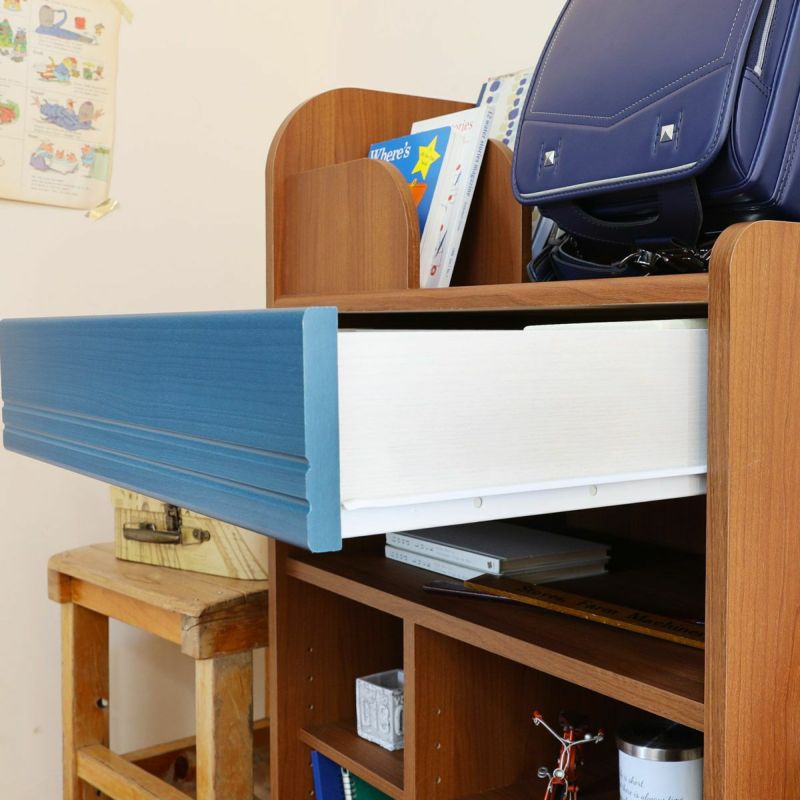 [子供でも開けやすい引き出し]金属製のスライドレールを使った引き出しは、スムーズな開閉。子供でも楽に開け閉めできます。