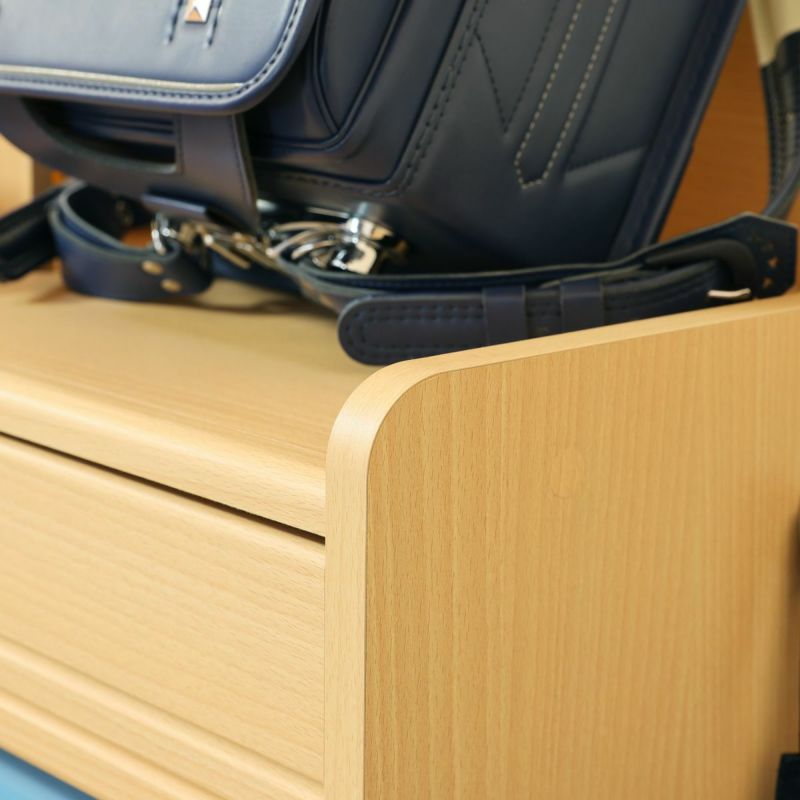 [丸みのついた安全なデザイン]危険な角を丸く加工されているので、けがを防いで安全に使用できます。