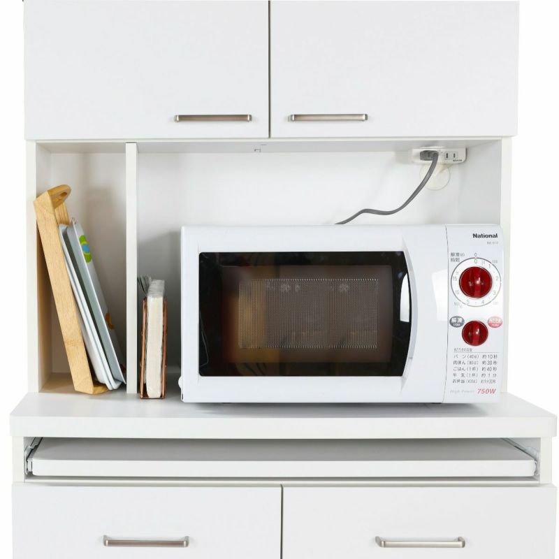 [レンジ収納スペース]レンジ収納スペースの幅は約60cm。ほどんどの電子レンジを乗せることができるサイズです。