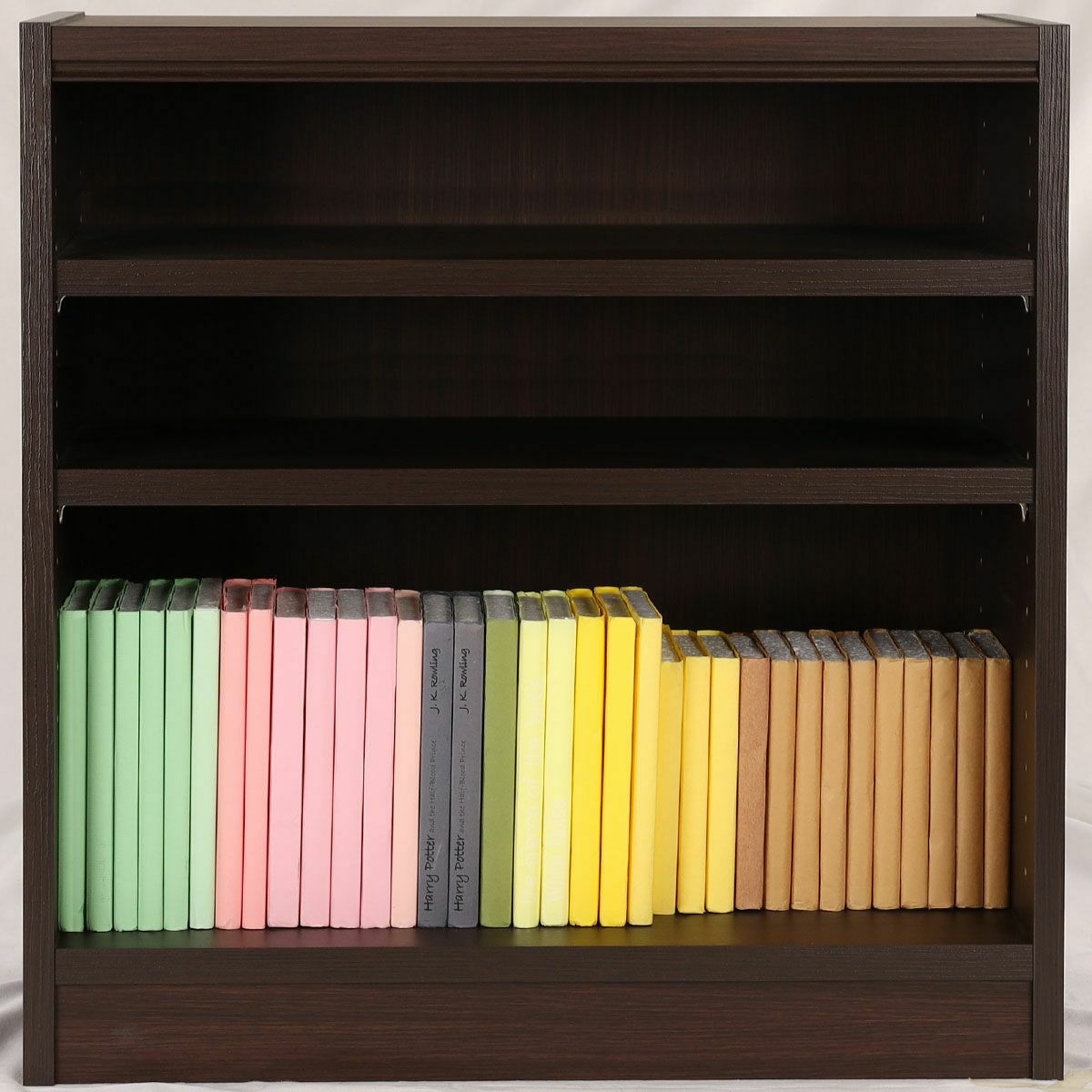 [1段10kgの耐荷重]一枚当たりの移動棚と底板はそれぞれ10kgの耐荷重。たっぷり収納できます。※画像はTNL-6059DK