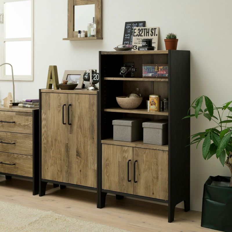 [立ったまま収納しやすい高さ]立ったままでも収納しやすい高さに設定しています。背の高さを活かした収納力も魅力的なポイントです。