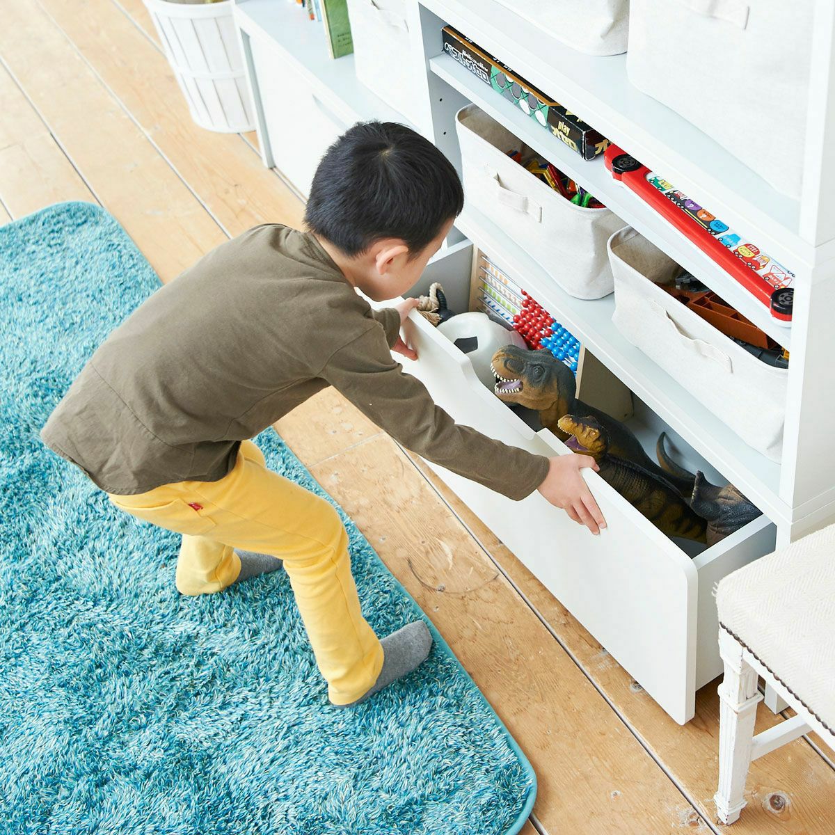 [出し入れしやすいワゴン収納]キャスター付きで子供でも簡単に引き出せるワゴン収納です。