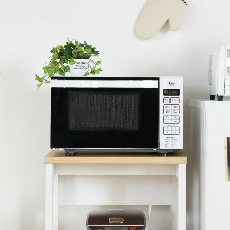 [幅50cmのレンジ台]幅は約50cm。ほとんどの単機能電子レンジを乗せることができるサイズです。横幅に無駄のないレンジ台です。