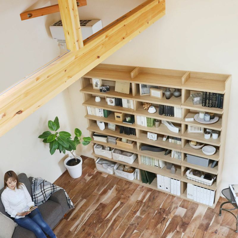 [高さ2mで造り付けの棚のように]迫力のある2mの高さが、造り付けの棚のように壁を本や雑貨で埋め尽くします。※棚板耐荷重：10kg※画像はNA色