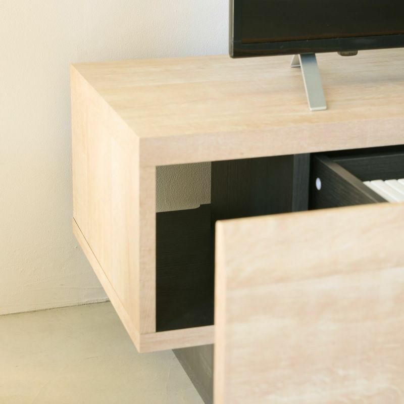 [熱ごもりを防ぐ構造]背板がないから熱気が背面から抜けて、DVDプレイヤーやゲーム機の排熱による熱ごもりを防ぎます。