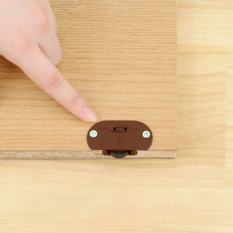 [ローラー付き引き戸]引き戸のローラーで滑らかに開閉できます。