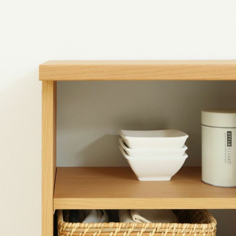 [内側のおしゃれを楽しむグレー色の背板]扉内の背板はグレー色です。内側のおしゃれで開ける度に気分が上がるデザインです。