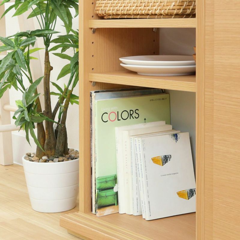 [全ての棚の高さ調節可能]3枚ある全ての棚板は3cm間隔で高さを調節できる移動棚。収納したい物に合わせて棚の高さを決めることができます。