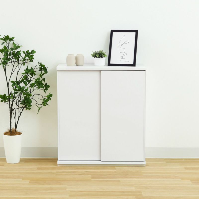 [家族の"笑顔"と"憩い"のダイニング]カウンター下のデッドスペースを収納に変えるカウンター下収納。小物が散らかりがちなダイニングをすっきり片付けて、家族みんなが笑顔でくつろげる場所をつくります。