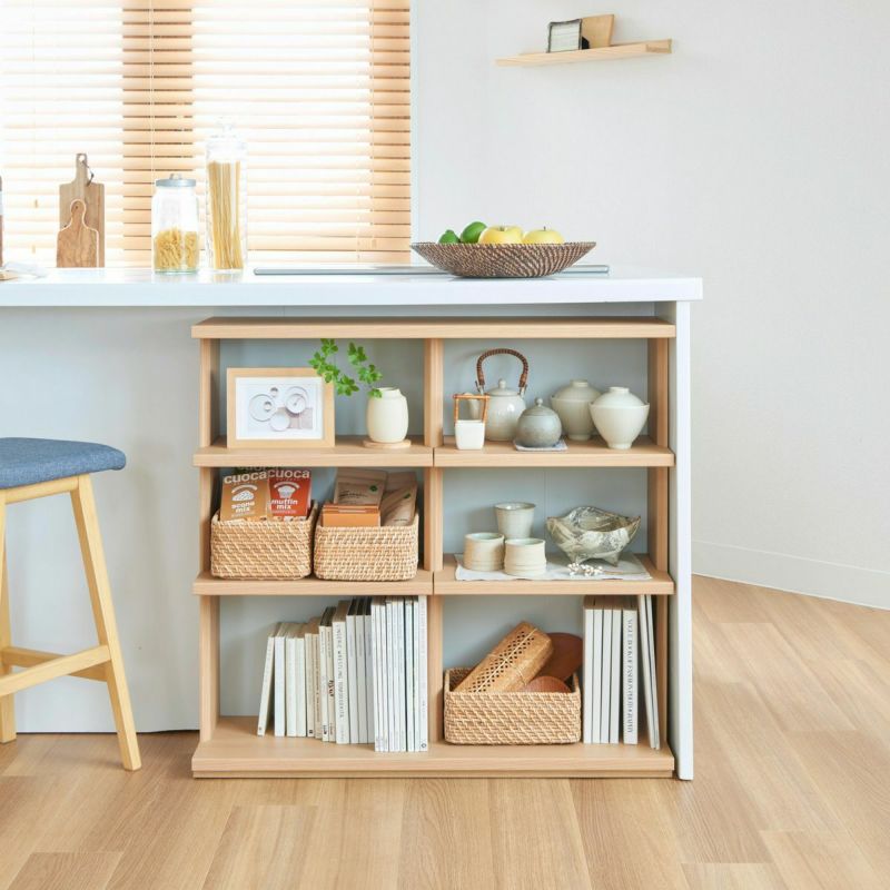 [家族の"笑顔"と"憩い"のダイニング]カウンター下のデッドスペースを収納に変えるカウンター下収納。小物が散らかりがちなダイニングをすっきり片付けて、家族みんなが笑顔でくつろげる場所をつくります。