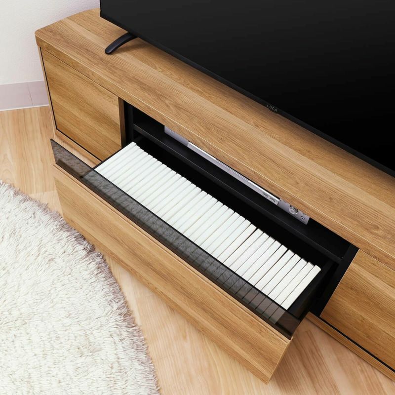 [引き出し収納]DVDやリビング小物の収納に使える引き出し収納。DVDはタイトル面を上にして約43枚収納できます。