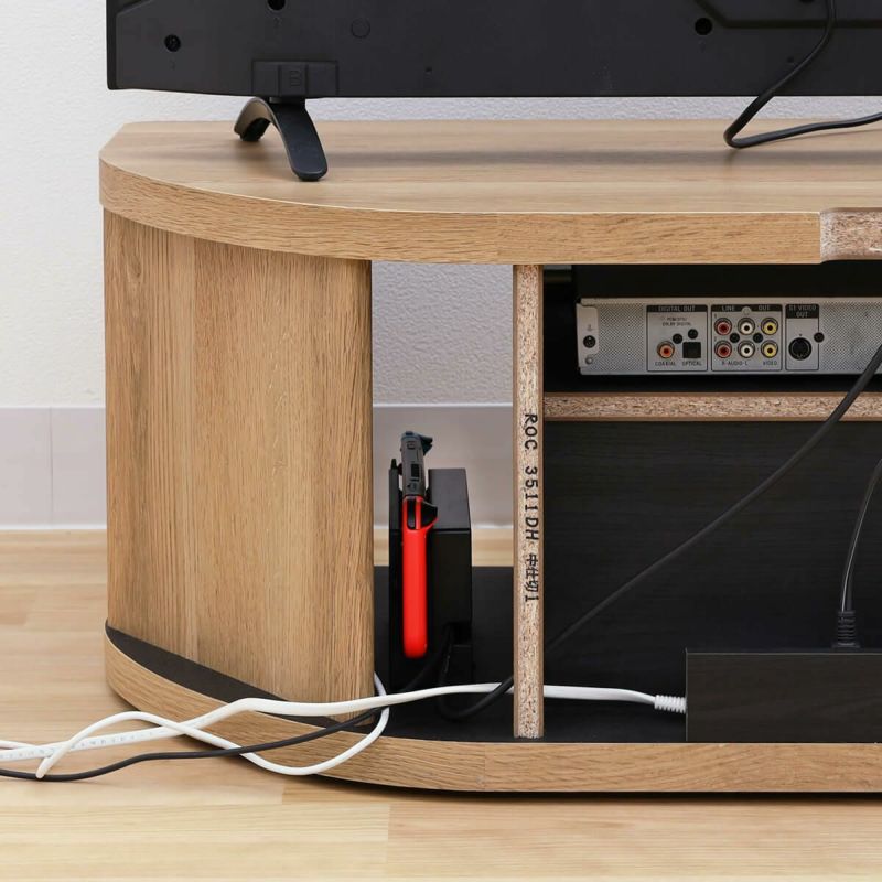 [熱がこもりにくい構造]扉内の収納は背面から熱気が抜けるように背板がない構造。DVDレコーダーやゲーム機などの排熱がこもりにくくなっています。※画像はROC-3511DHNA