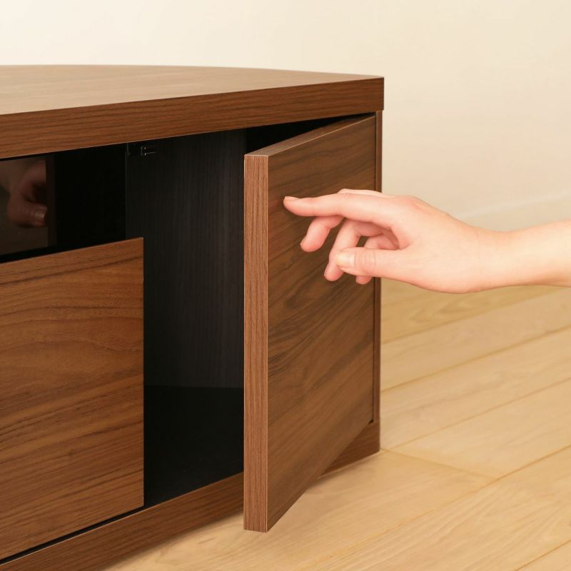 [プッシュ式扉で洗練されたデザインに]プッシュ式扉で取っ手のないすっきりとしたデザイン。角の丸みが強調されて優しい印象を与えます。※画像はROC-3511DHDK