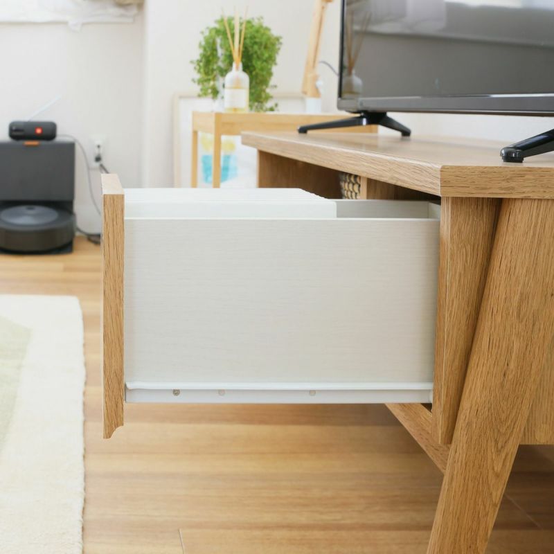 [開閉が滑らかな引き出し]開閉が滑らかな金属レールの引き出し。耐久性にも優れています。