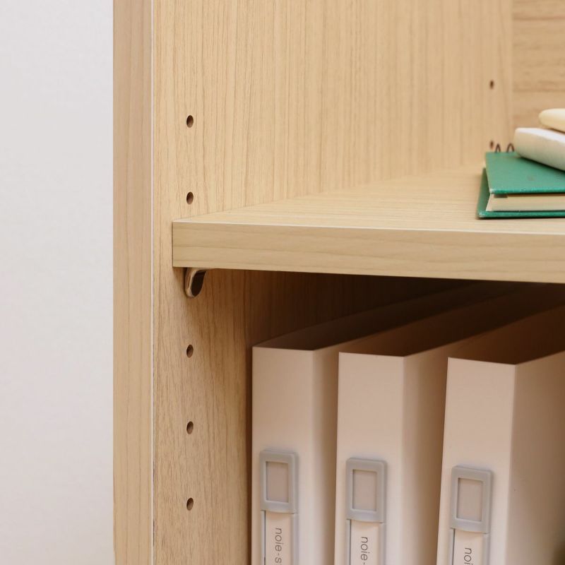 [高さを調節できる移動棚]棚板は3cm間隔で調節できる移動棚。収納したい物に合わせて棚の高さを決めることができます。