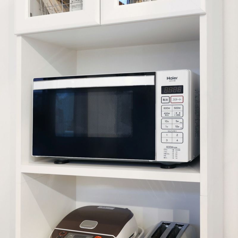 [単機能電子レンジが置けます]レンジ置き場の耐荷重は15kg。内寸幅52.7cmで、単機能電子レンジが設置できます。※電気製品の説明書の設置方法をご確認の上ご使用ください