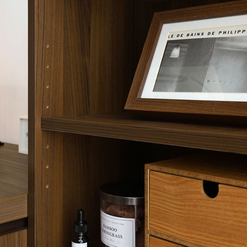 [高さを調節できる移動棚]棚板は3cm間隔で高さを調節できる移動棚です。収納したい物に合わせて棚の高さを決めることができます。