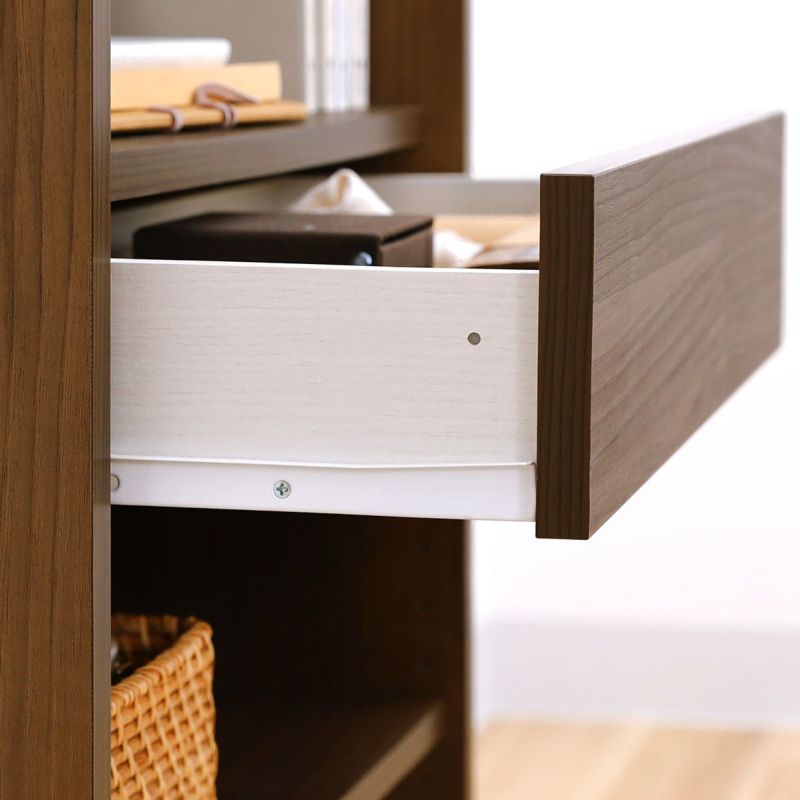 [開閉が滑らかな引き出し]開閉が滑らかな金属レールを使用した引き出し。耐久性にも優れています。