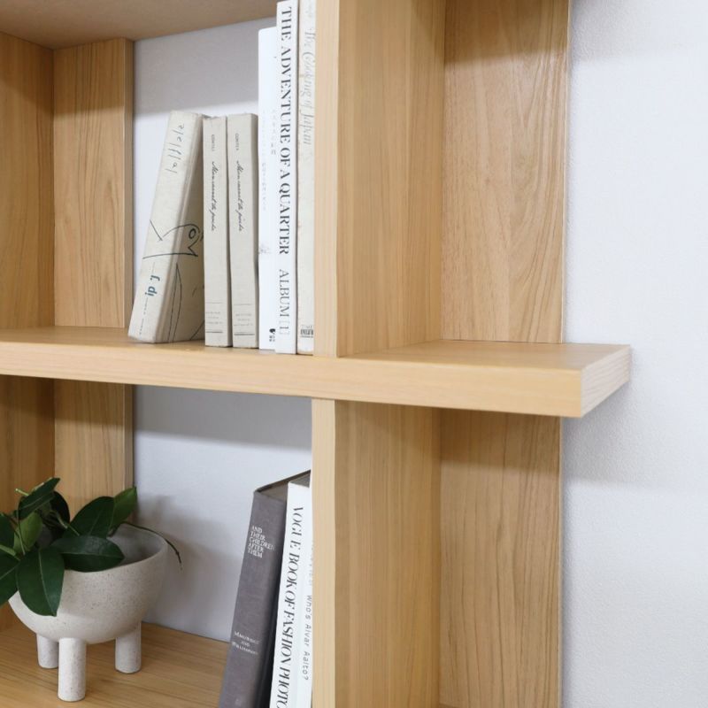 [重厚感のある厚い棚板]厚さ3cmの板厚はボリューム感を感じさせ、無垢材をイメージさせます。