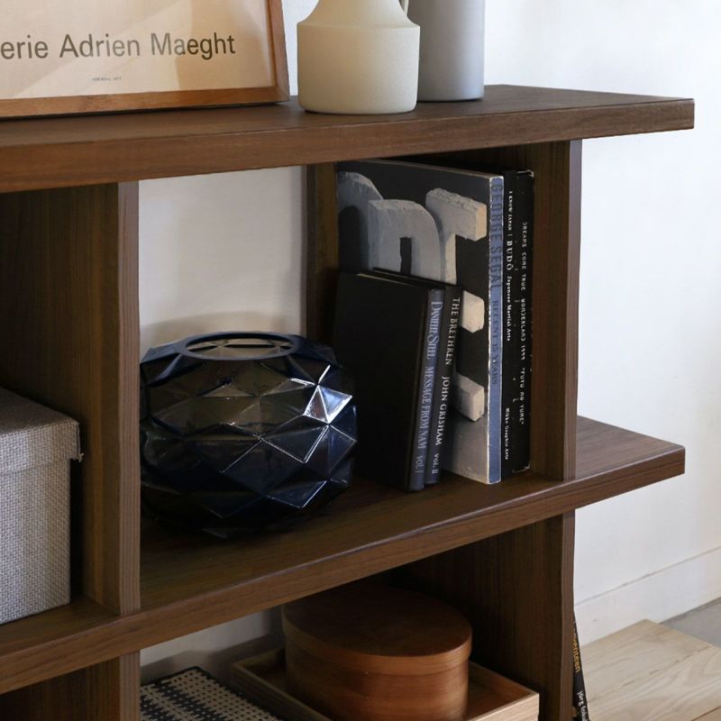 [A4サイズの雑誌が収納できます]棚1段の内寸高さは33.4cm。A4サイズの雑誌などが収納できる高さです。