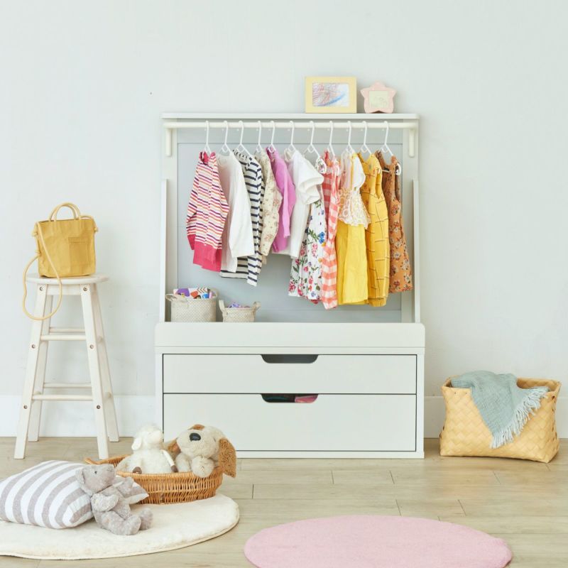 [お店のディスプレイのようなハンガーラック]オープンなデザインでお店のディスプレイのような収納を楽しめるハンガーラックです。おしゃれなインテリアとしてリビングにも馴染みます。※画像はMHP-4090H IVとの組み合わせ