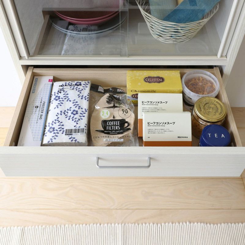[小物の収納に便利な引き出し]カトラリーやキッチン小物の収納に便利な引き出し付きです。