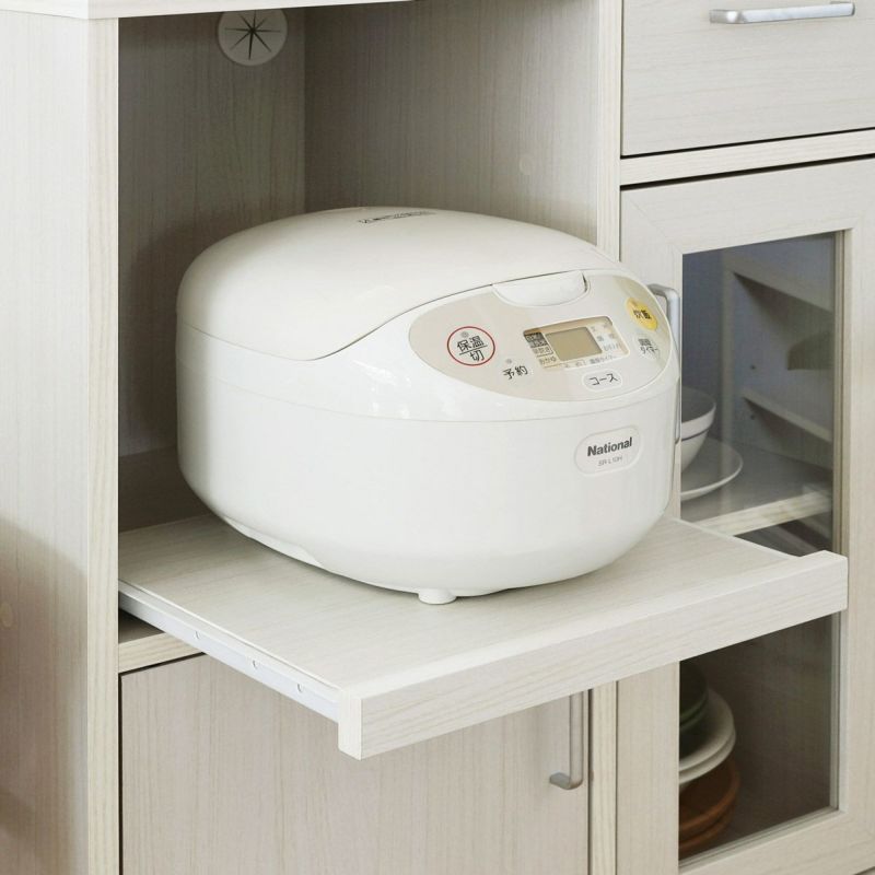 [引き出して使えるスライド棚付き]炊飯器などキッチン家電の収納に便利なスライド棚付き。棚を引き出して、キッチン家電をスムーズに使うことができます。