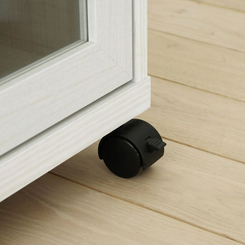 [ストッパー付きキャスター]移動に便利なキャスター付きです。そのうち2つにはストッパーも付いているので、作業するときには固定できます。