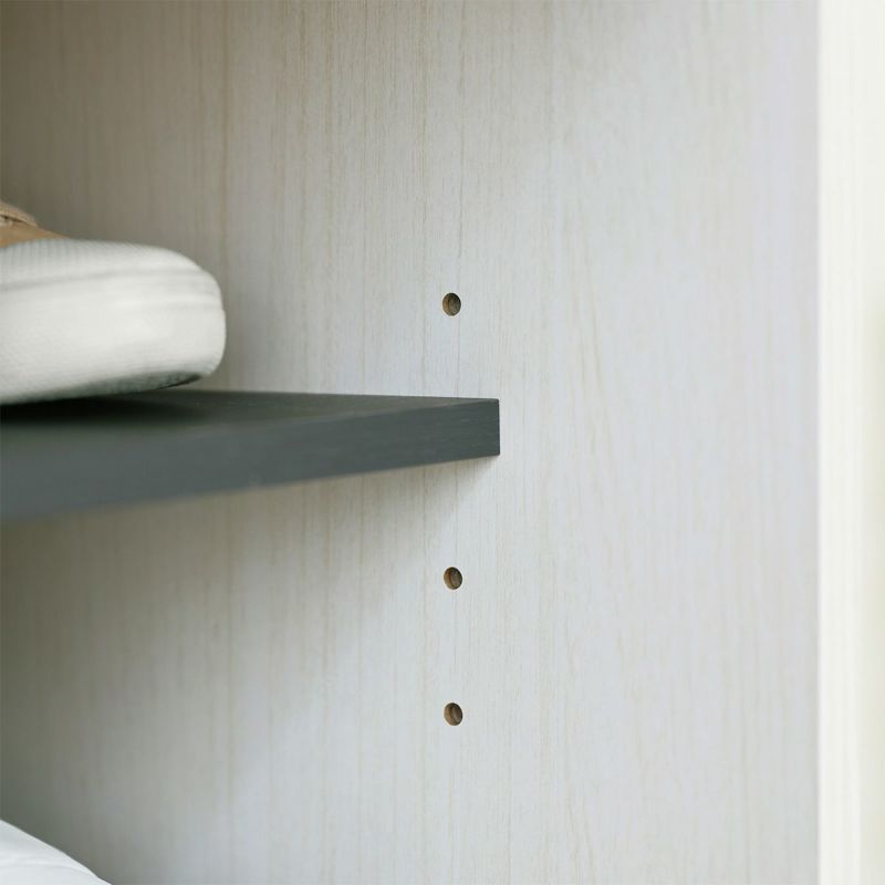 [高さを調節できる移動棚]4枚の棚板は3cm間隔で高さを調節できる移動棚。収納したい物に合わせて棚の高さを決めることができます。