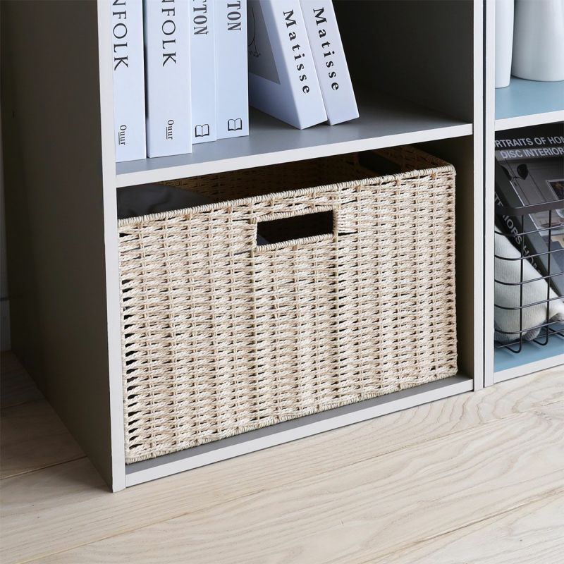 [収納ボックスですっきり収納]各棚の内寸幅39.1cm、高さ27.8cmで、カラーボックス対応の収納ボックスが入ります。収納ボックスを使えば細かい物もすっきり収納できます。