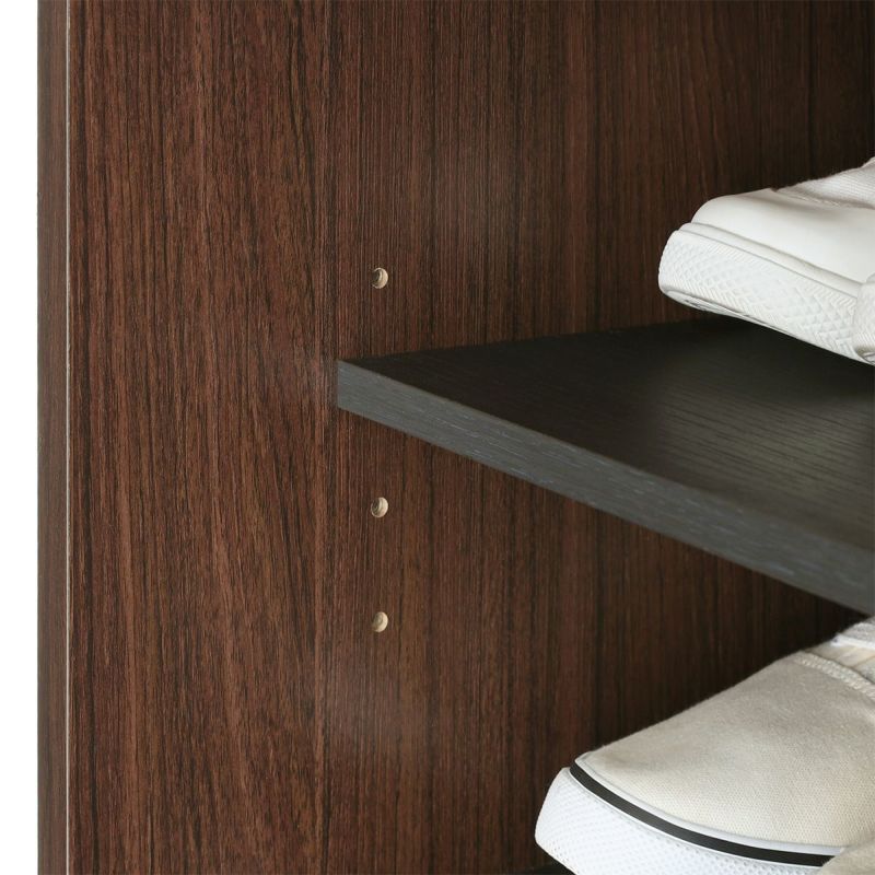 [高さを調節できる移動棚]4枚の棚板は3cm間隔で高さを調節できる移動棚。収納したい物に合わせて棚の高さを決めることができます。