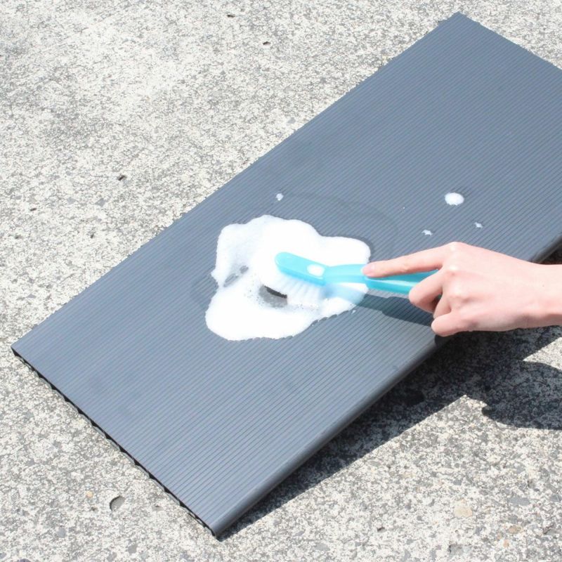 [樹脂製だから水洗いOK]移動棚は樹脂製なので、汚れても水洗いができます。※移動棚はグレー単色です。