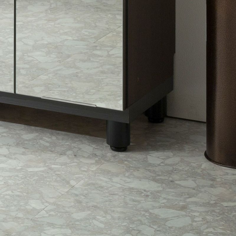 [専用フットの取付可]専用フット（別売）を取り付けて使うことができます。土間での使用時や足元に空間をつくりたい時にお使いください。※画像はDK色