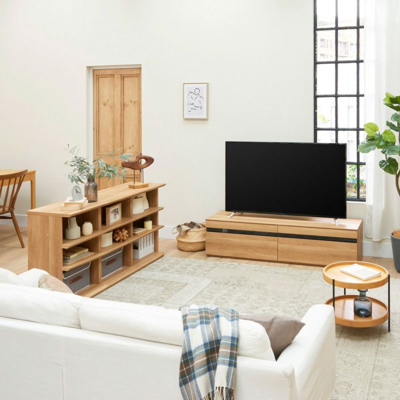 [シリーズで揃えて統一感のあるリビングに]豊富なラインナップでリビングの家具を揃えられるコーディネート家具。買い足しのときもナチュリカシリーズで揃えることで、統一感のあるインテリアを保つことができます。