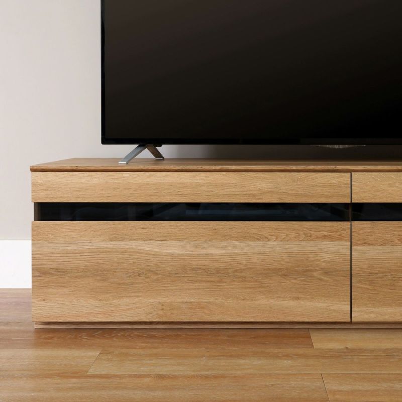 [中を隠せるスモークガラス]引出前板の上部はスモークガラス。収納したDVDレコーダーやゲーム機が見えにくくなり、すっきりとした印象になります。