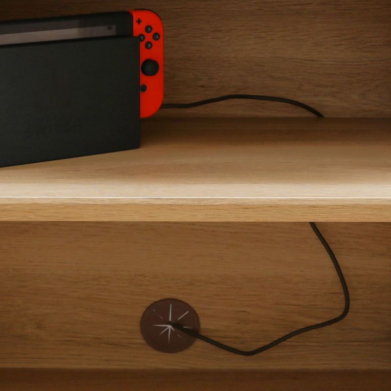 [コードを通せる配線用隙間]移動棚と背板の間には、配線用の隙間があります。コードを下に通すことができるので、Wi-Fiルーターやゲーム機を移動棚の上にも収納できます。