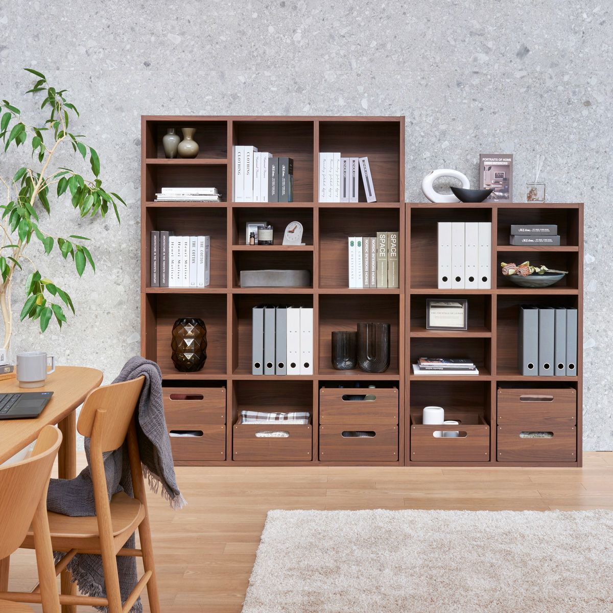 [ワンランク上を目指したこだわりのラック]どんな使い方でも美しく、部屋で存在感を放つラックを目指してデザインしました。