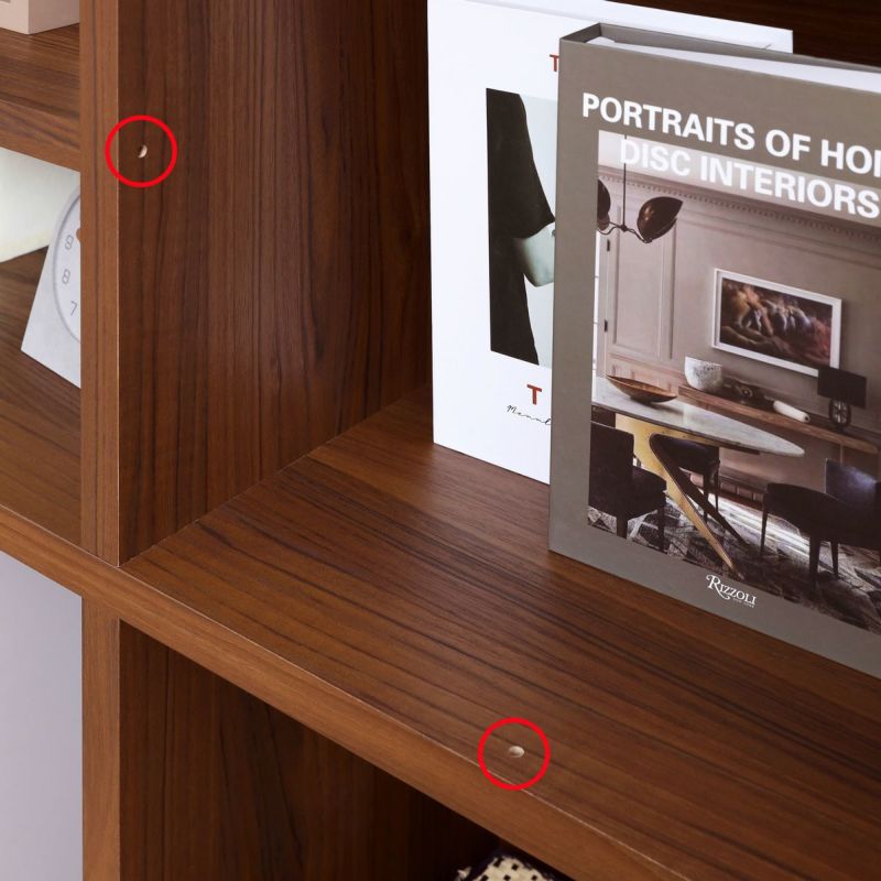 [移動棚は横置き時も設置可]天地板と中棚にも移動棚を付けるための穴があるので、横置きで使う場合にも別売りの移動棚を設置できます。